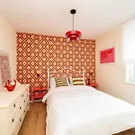 Апартаменты Colorful 3-bedroom