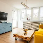 Colorful 3-bedroom Апартаменты Сараево