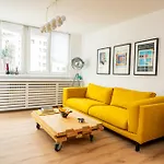 Colorful 3-bedroom Сараево