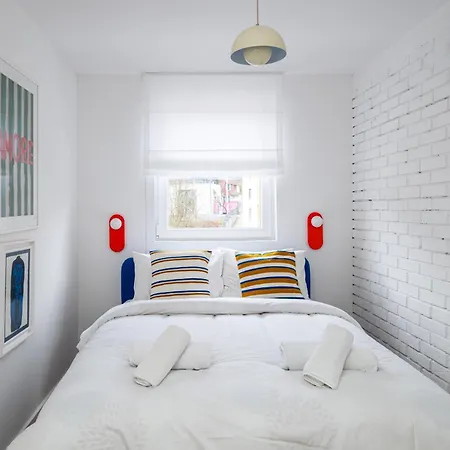 شقة Colorful 3-bedroom *