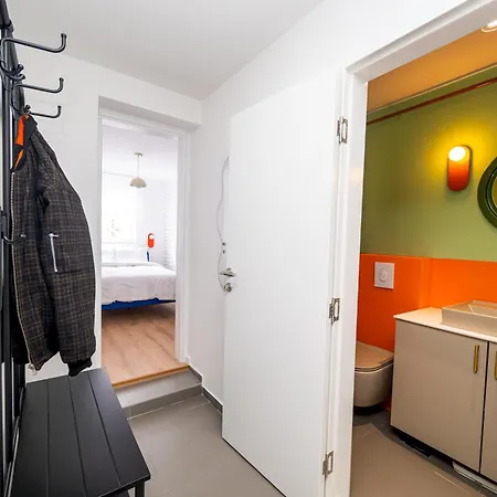Apartment Colorful 3-bedroom