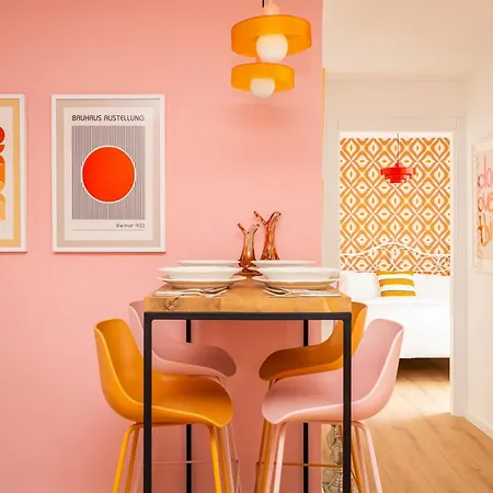 شقة Colorful 3-bedroom *