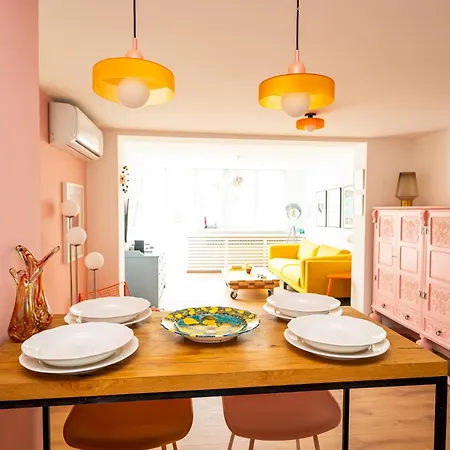 Colorful 3-bedroom شقة سراييفو