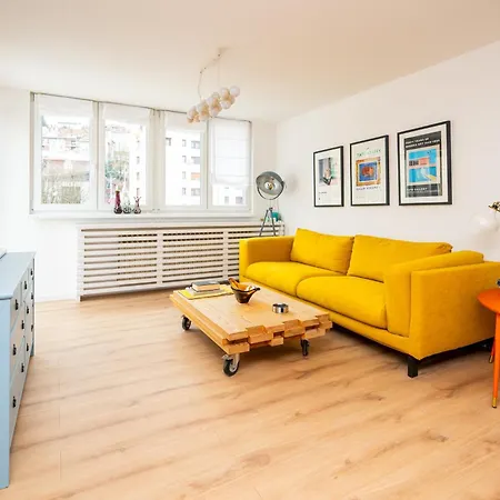Colorful 3-bedroom Szarajevó