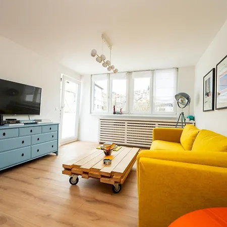 Colorful 3-bedroom 아파트 *