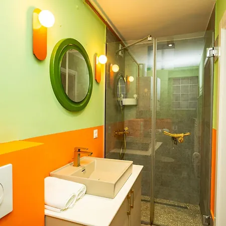 Colorful 3-bedroom Apartman Szarajevó
