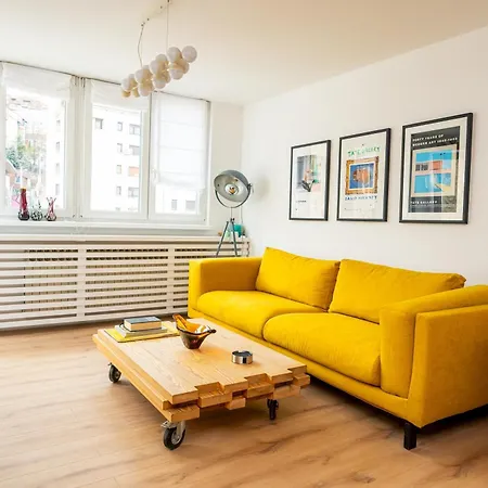 Colorful 3-bedroom Szarajevó